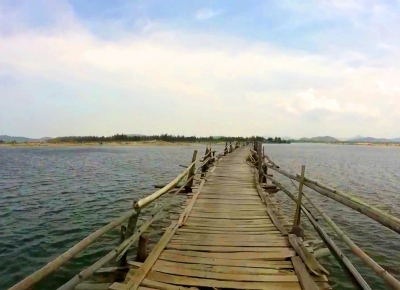 Phú Yên điểm du lịch nổi tiếng với cây cầu gỗ dài nhất nước