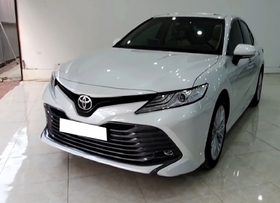 Thuê xe du lịch hạng sang Toyota Camry