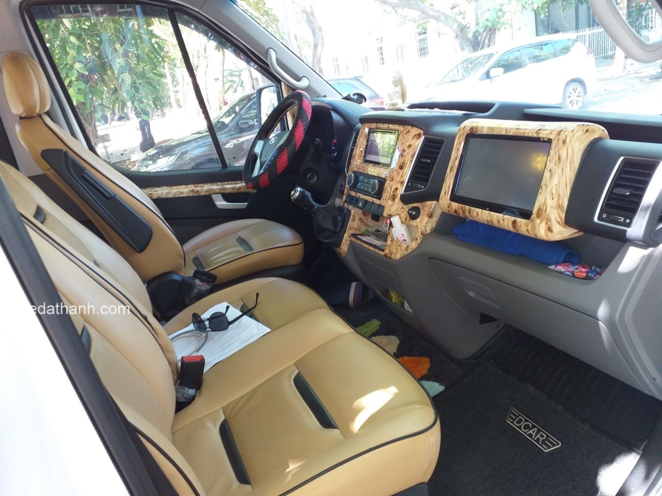 xe Hyundai Solati Dcar Limousine hạng sang cho thuê tại Đà Nẵng