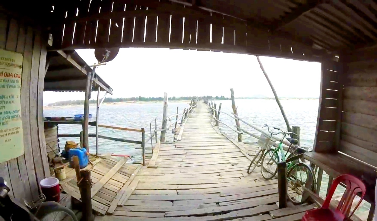 Điểm check-in tuyệt vời và quyến rũ tại Phú Yên với cây cầu gỗ dài nhất nước