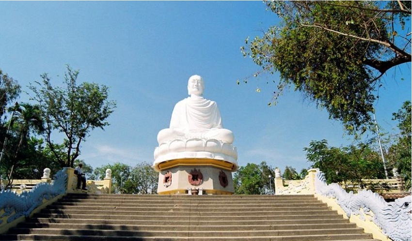 Chùa Long Sơn Nha Trang (chùa phật trắng)