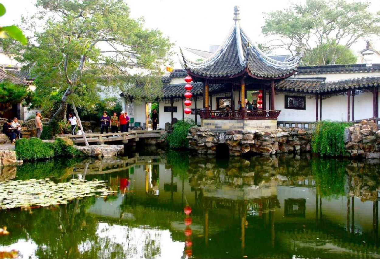 Chuyết Chính Viên là khu vườn lớn nhất ở Tô Châu và là một trong những điểm tham quan nổi tiếng nhất trong thành phố