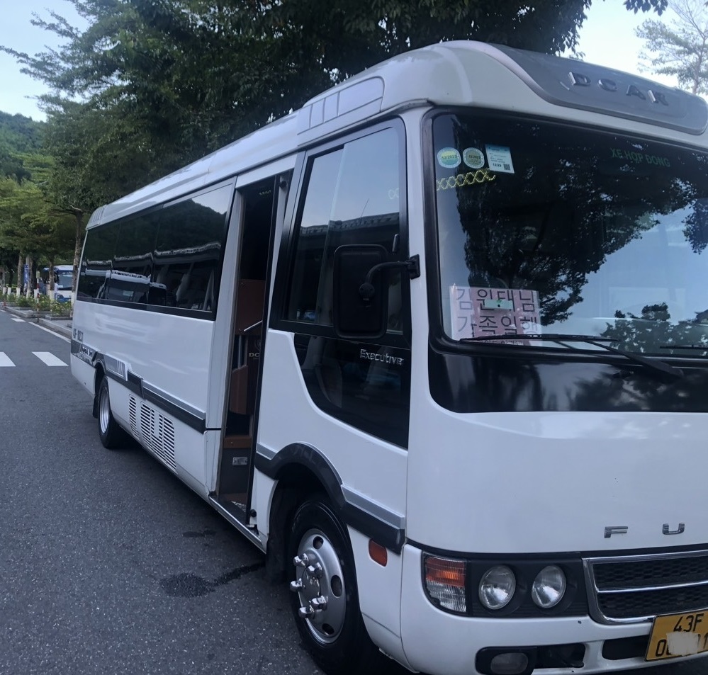 Thuê xe 17 chỗ limousine tại Đà Nẵng